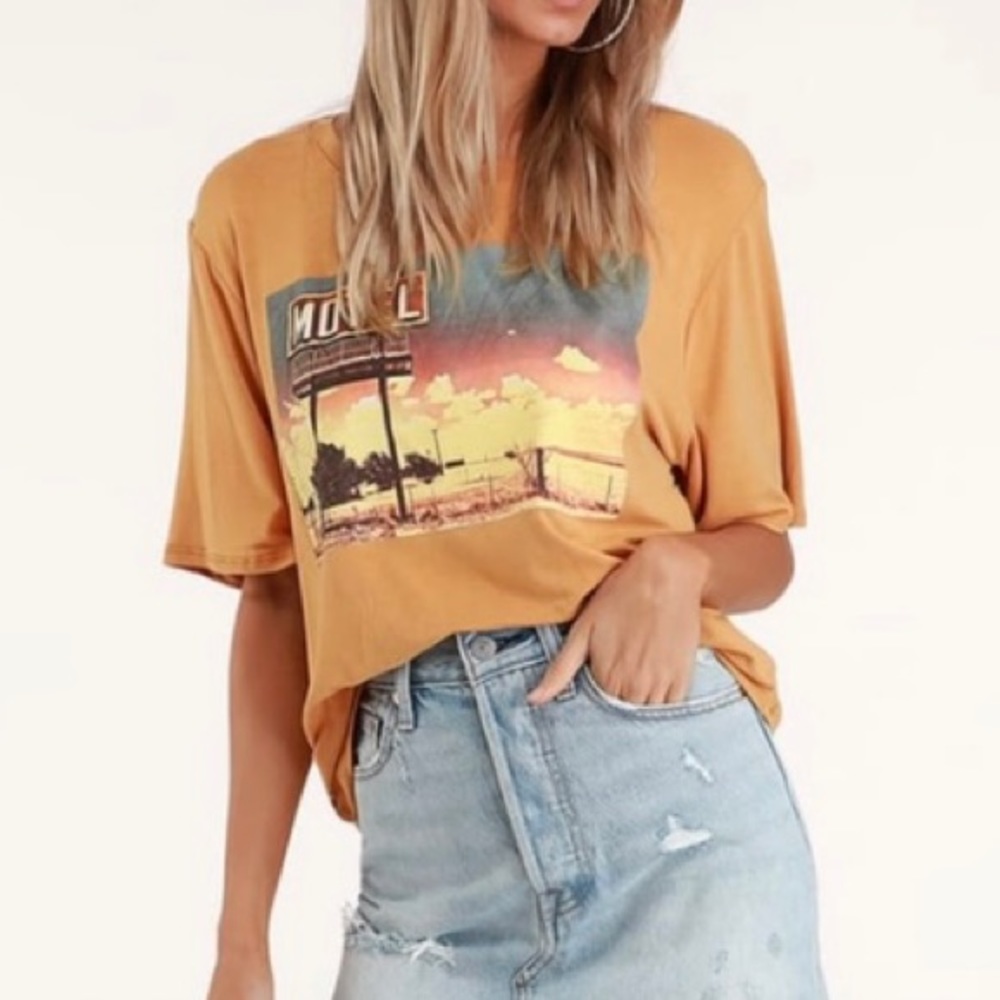 Oversized graphic vintage crop top yellow shirt